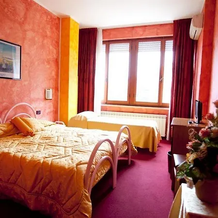 Italia 3*