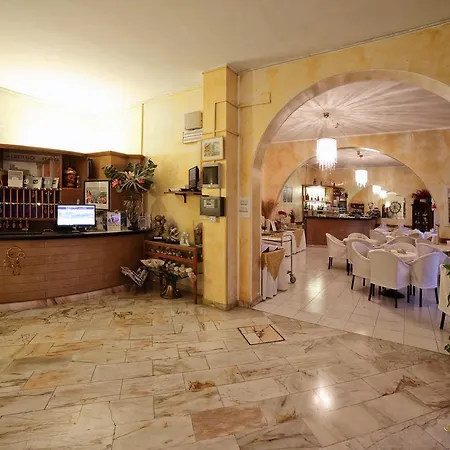 Italia Отель 3*